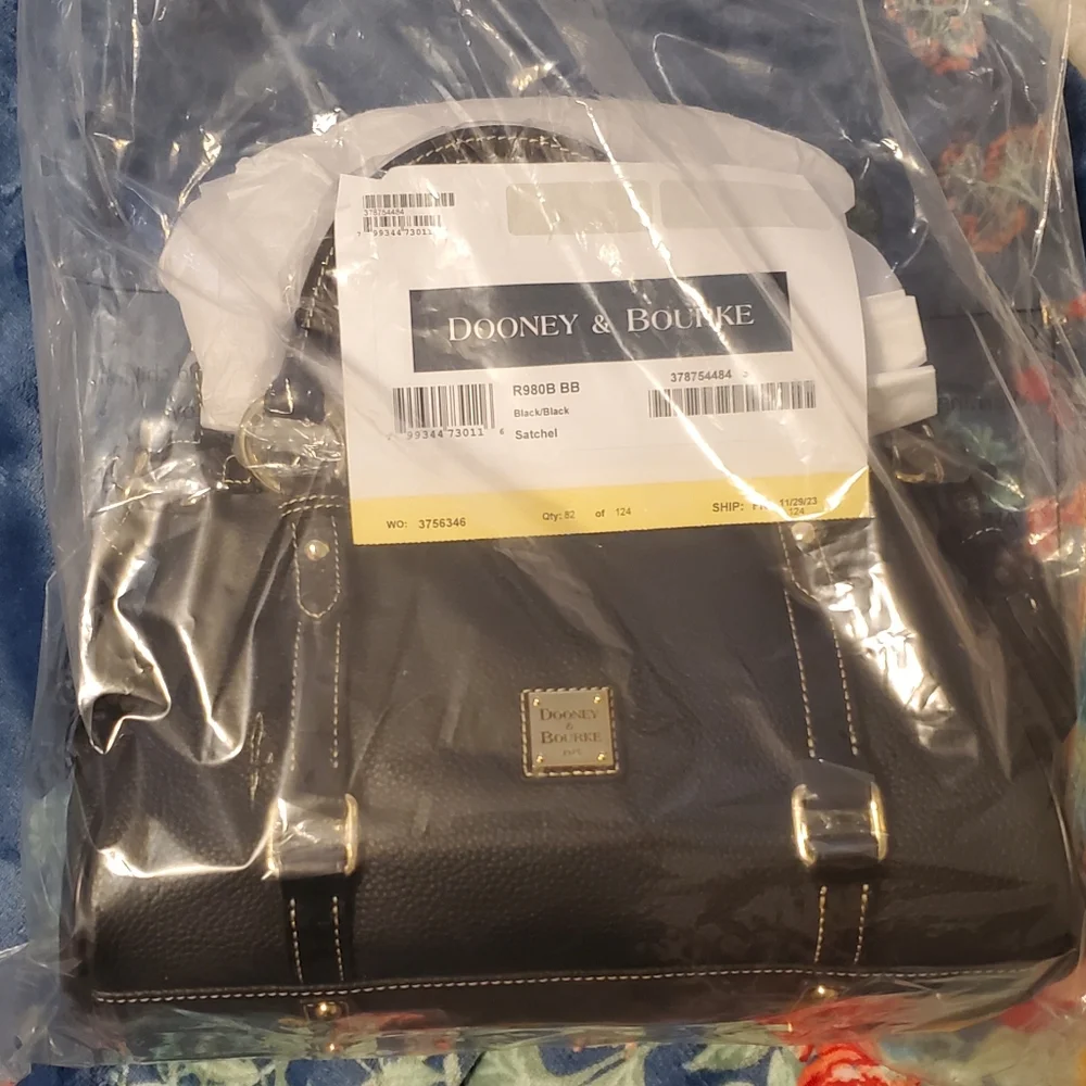 New Dooney & Bourke Black Leather Satchel - Picture 7 of 14